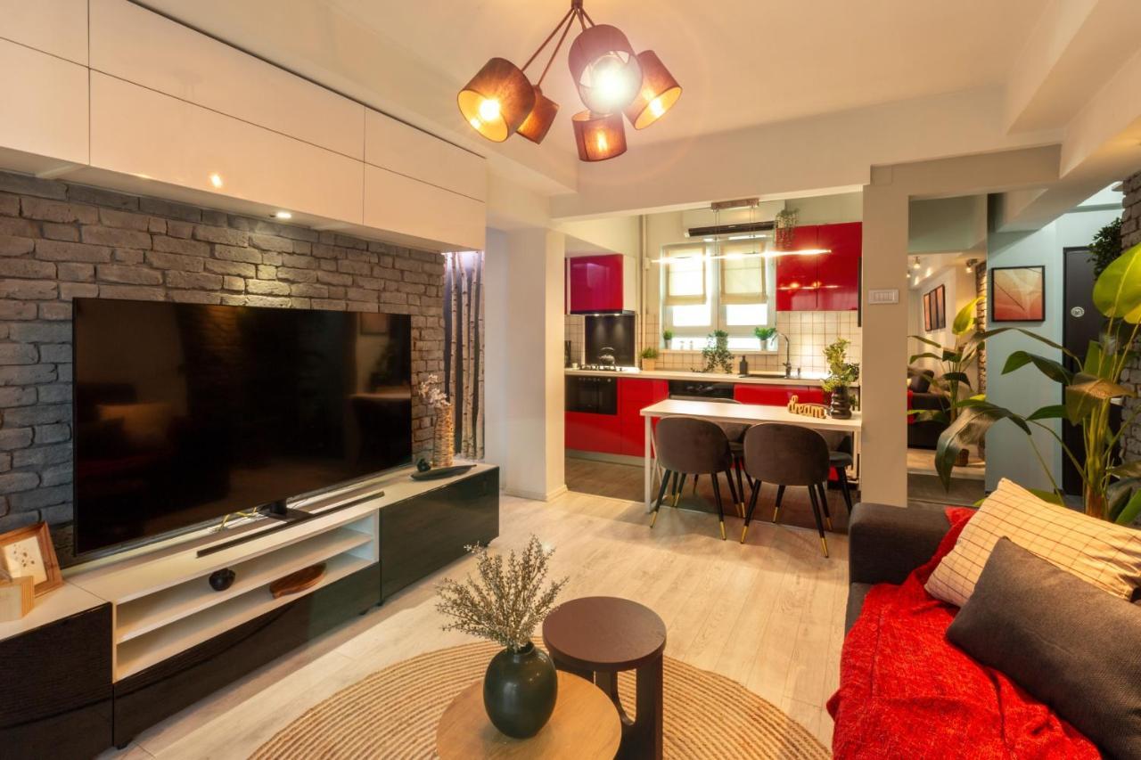 Modern 1Br Apt In The Old Town: The Perfect Choice Бухарест Экстерьер фото