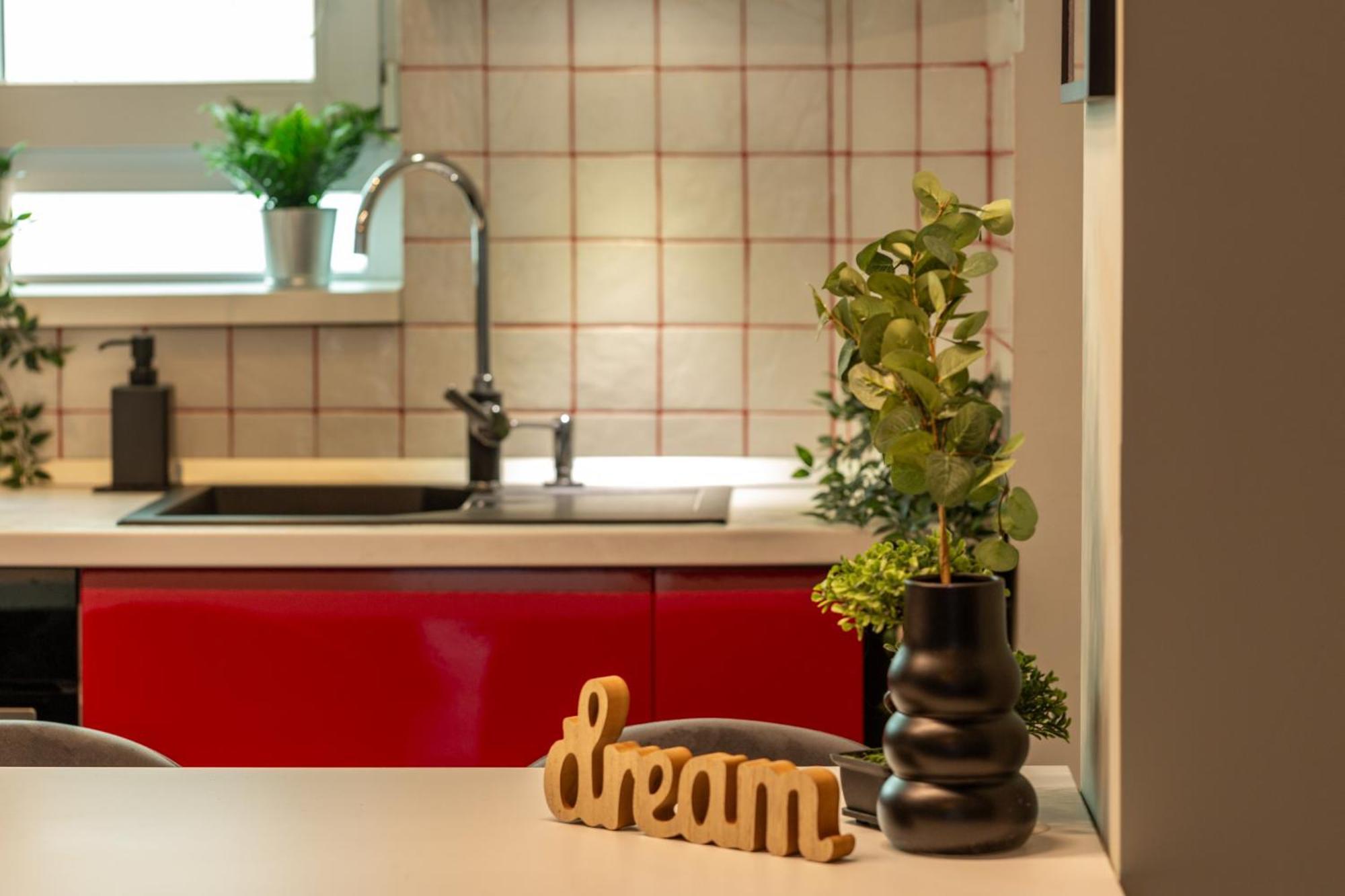 Modern 1Br Apt In The Old Town: The Perfect Choice Бухарест Экстерьер фото
