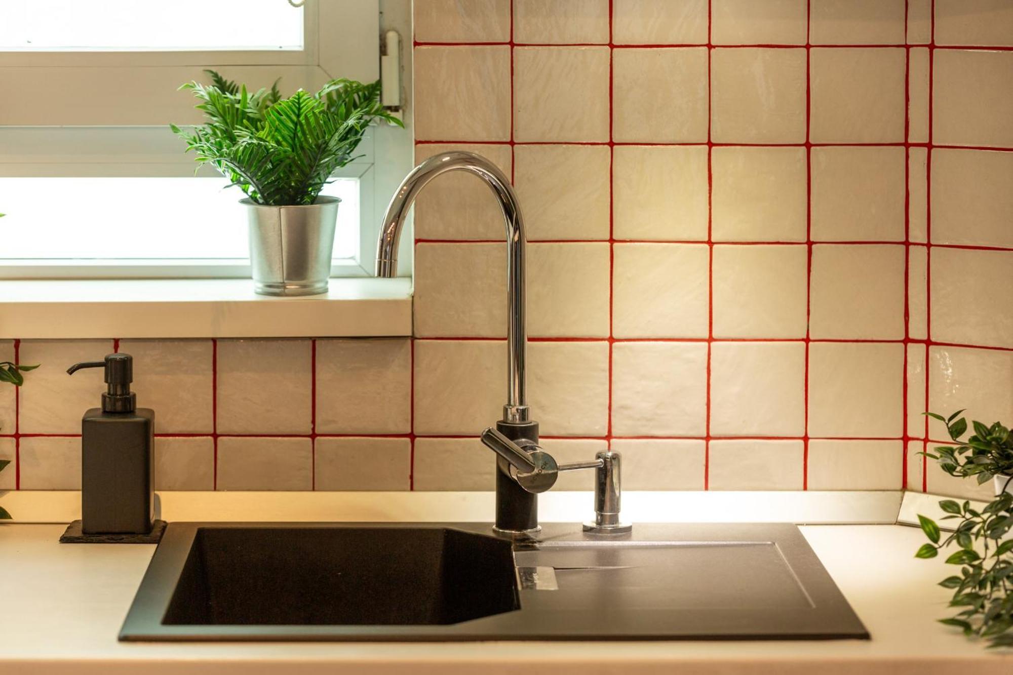 Modern 1Br Apt In The Old Town: The Perfect Choice Бухарест Экстерьер фото